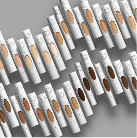 Kat Von D True Portrait Medium Coverage Foundation in deep 092 - Picture 2 of 4